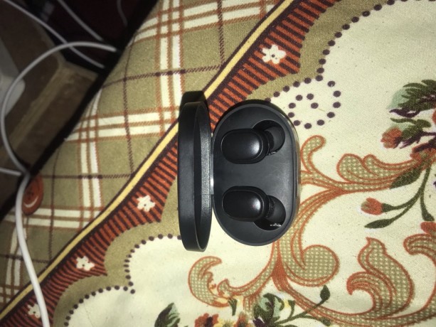 redmi-airdots-big-2