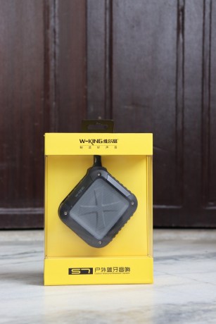 outdoor-waterproof-bluetooth-speaker-big-3