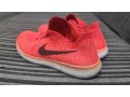 nike-light-sneakers-small-2