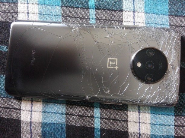 urgent-sale-oneplus-7t-8128-big-1