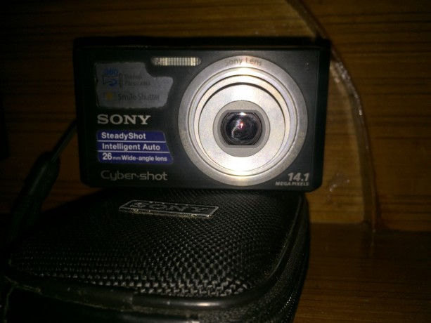 sony-digital-camera-big-0