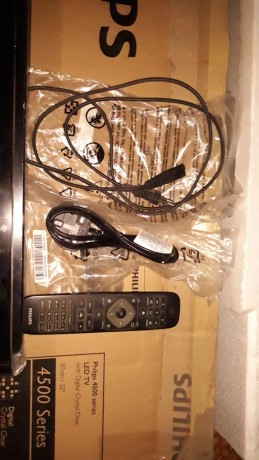 philips-32inch-led-tv-big-2
