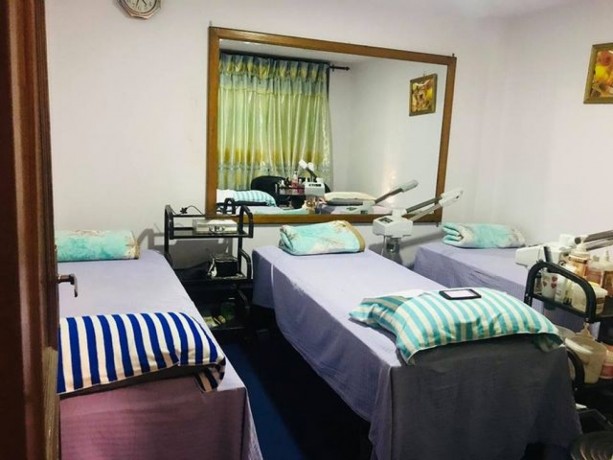 beauty-parlor-skin-care-for-sale-big-3