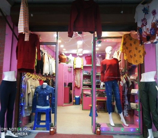 ladies-fancy-shop-for-sale-big-0