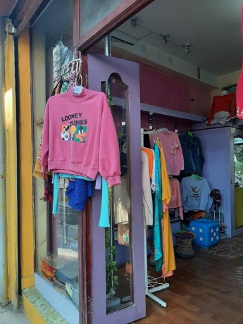 ladies-fancy-shop-for-sale-big-2