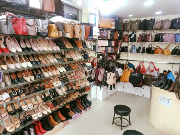ladies-shoes-bag-shop-for-sale-big-0