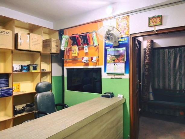 computer-shop-for-sale-big-2
