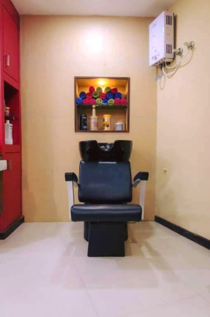 beauty-salon-for-sale-at-pulchowk-big-3