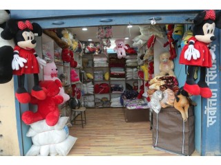 काँडाघारीमा चलिरहेको Blanket & Doll Shop बिक्रीमा
