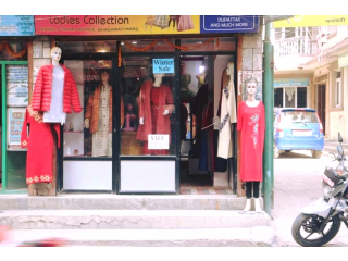 नक्सालमा चलिरहेको Ladies Fancy Shop सुलभ मुल्यमा बिक्रीमा