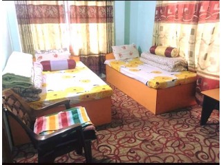 गोंगबुमा चलिरहेको Guest House & Restaurant सुलभ मुल्यमा बिक्रीमा
