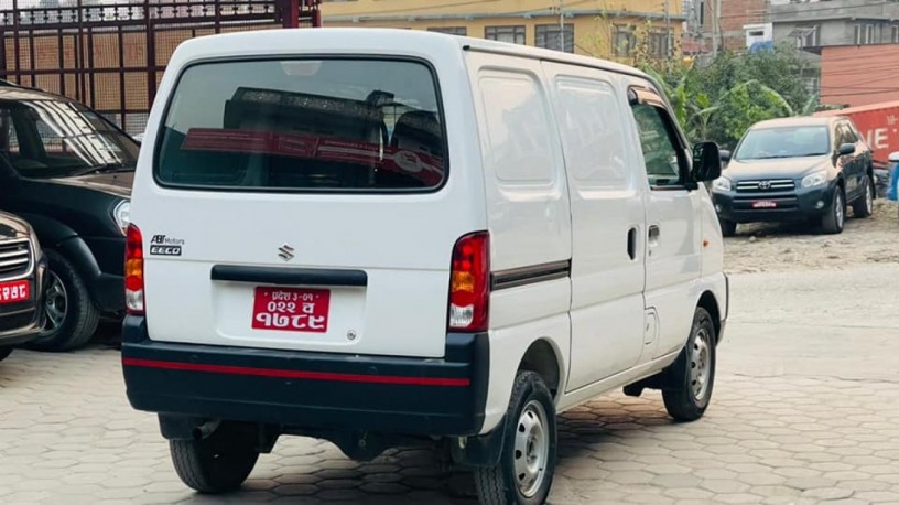 maruti-suzuki-eeco-cargo-van-big-4