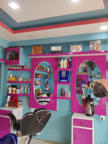 l-beauty-parlor-b-big-3
