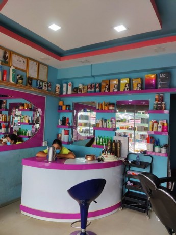 l-beauty-parlor-b-big-0