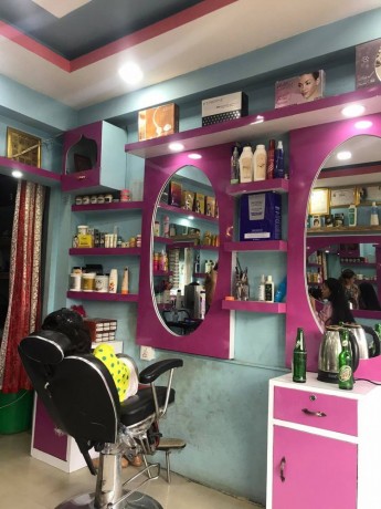 l-beauty-parlor-b-big-1