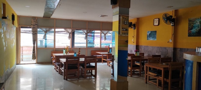 b-l-restaurant-b-big-1