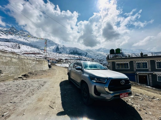 car-rental-service-in-kathmandu-nepal-big-0