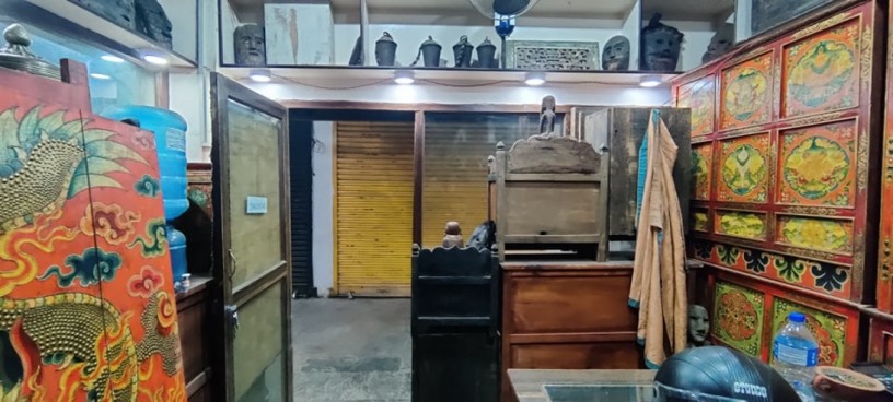 l-l-antique-shop-b-big-3