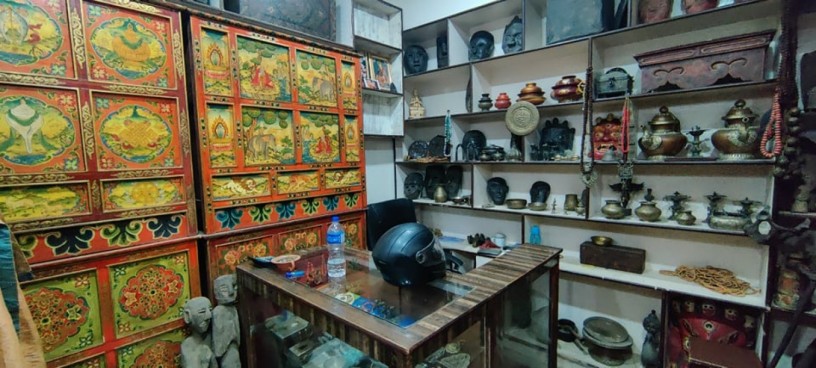 l-l-antique-shop-b-big-0