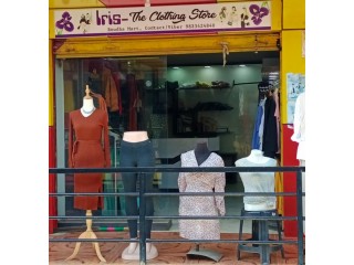 बौद्ध पिपलबोटमा चलिरहेको Ladies Fancy Shop सुलभ मुल्यमा बिक्रीमा