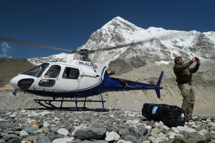 mountain-helicopters-nepal-big-1