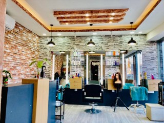 बौद्ध नयाँबस्तीमा चलिरहेको Beauty Salon सुलभ मुल्यमा बिक्रीमा