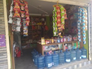 कपनमा चलिरहेको किराना तथा मदिरा पसल सुलभ मुल्यमा बिक्रीमा