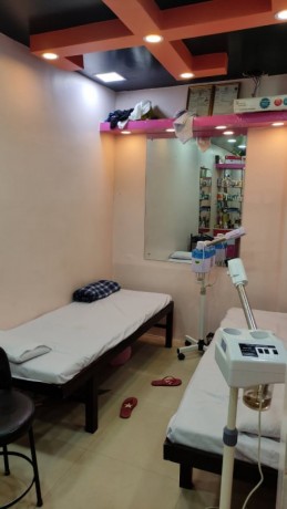 b-l-unisex-beauty-salon-l-l-b-big-2