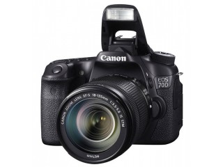 Canon DSLR Camera EOS 70D w/18-135 IS STM Lens Kit  on Sale