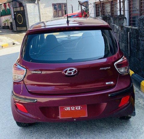 hyundai-grand-i10-megna-2016-big-0